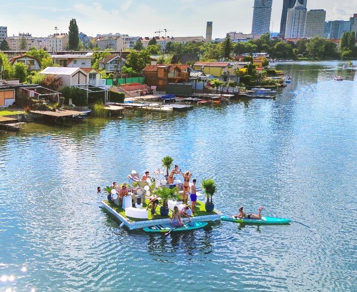 palmenboot-firmen-am-wasser